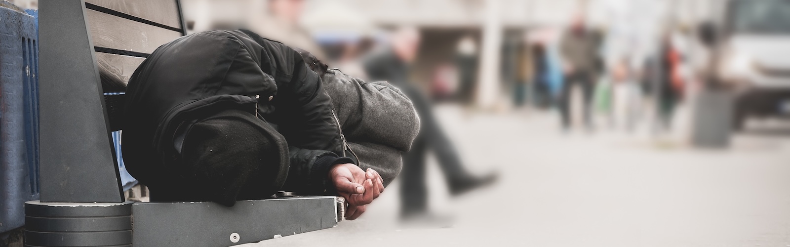 Oltre la strada, 5 voci di inclusività: il viaggio, la salute, l'accoglienza, la casa, il lavoro
